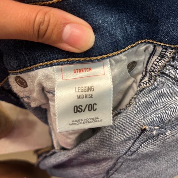 Express Mid—Rise Jeans - Picture 5 of 6